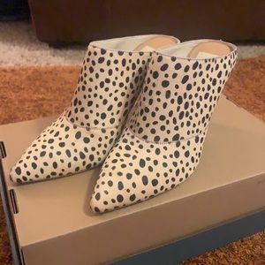 Animal suede size 7.5. Dolce vita